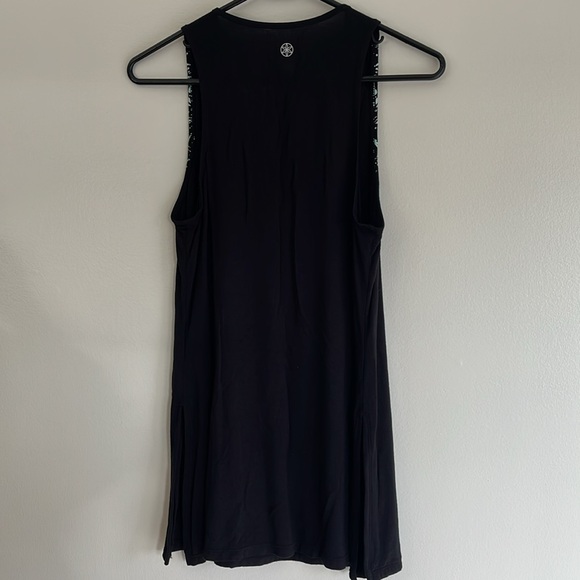 Summer top bundle Size Medium - Picture 8 of 11